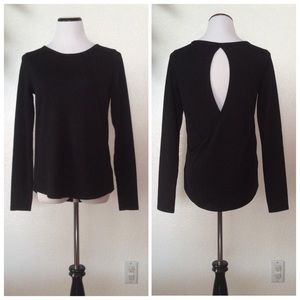 Overlapping Back Detail Workout Top w/Thumb Holes